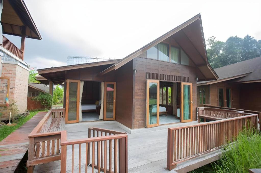 100 Islands Resort & Spa Szuratthani Kültér fotó