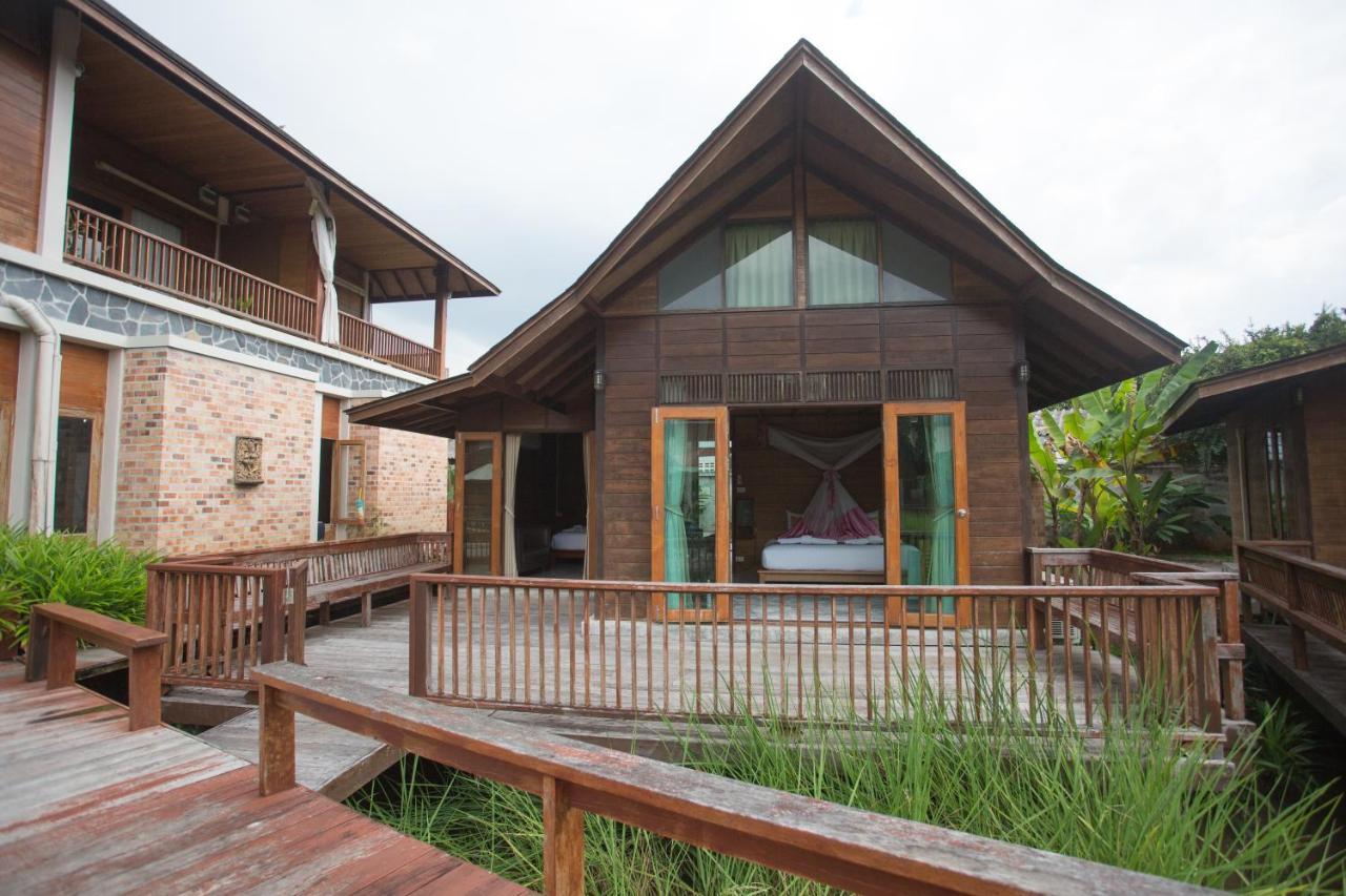 100 Islands Resort & Spa Szuratthani Kültér fotó
